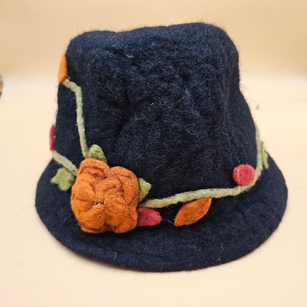Rising Tide Black 100 Percent Wool Fleece Lined‎ Bucket Hat Floral Embellishment